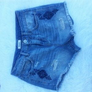 Mudd distressed denim shorts sz 7 NWOT